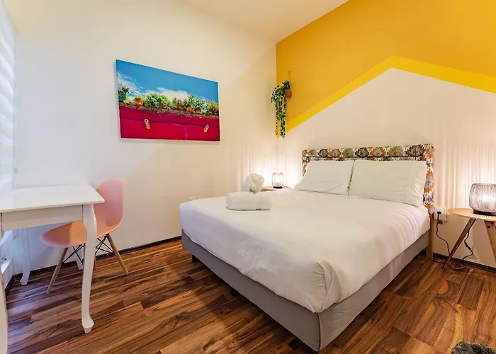 Santa Ma La Ribera Lofts By Vh